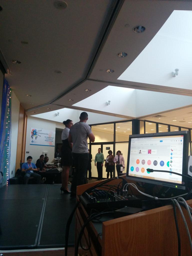 robertopereda01's tweet photo. Highschool SharkTank!!!!! You did great #ecc  @GEWECC http://t.co/DB8wKhKA8t