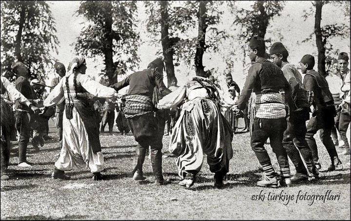 Ladyimam's tweet photo. Osmanlı İmparatorluğu
1898 Razgırat da bir şenlik olarak kayıtlı (Bulgaristan) http://t.co/jPmkyuRhOr
