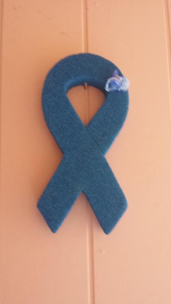 My awareness ribbon wreath for #nationaldiabetesmonth!! #cureT1D #divabetic #gobluefordiabetes