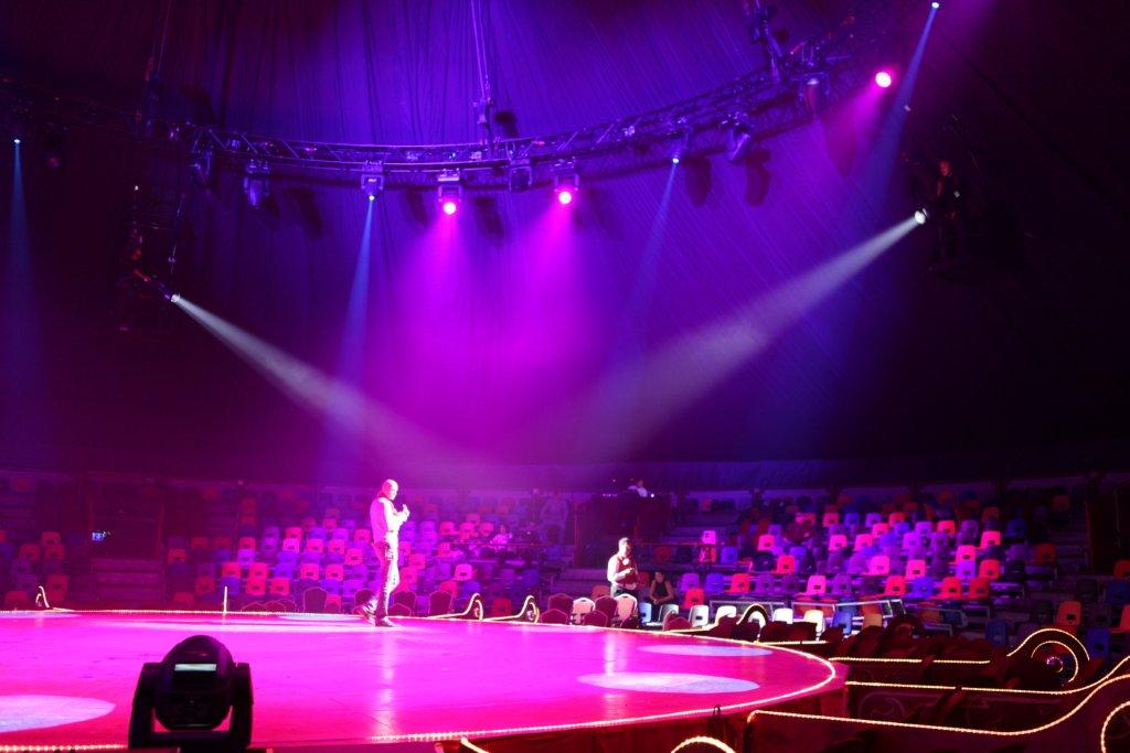 Microtruss's tweet image. Dat maken wij ook... deze volgspot constructies voor de nieuwe show van Circus Salto Natale.