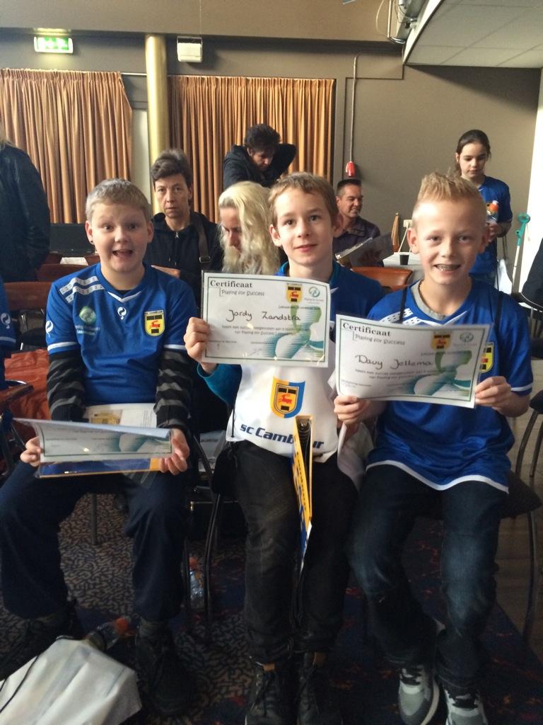 CambuurVerbindt's tweet photo. Alle kinderen zijn geslaagd! @PfSLeeuwarden #Cambuur #MVO http://t.co/VCsZ1FNnZY