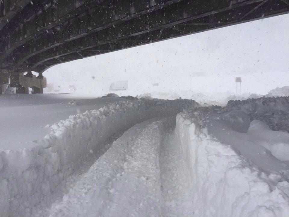 BoardingTheEast's tweet photo. So you all know buffalo got massive amounts of snow right ?! http://t.co/gbku5aBxcW