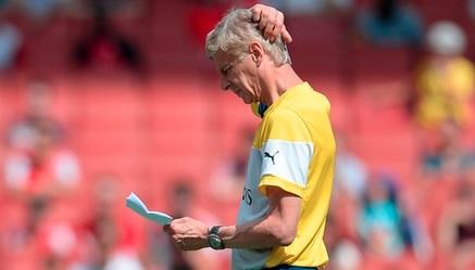 "<a href="/footballtweet/"></a>: Arsenal's last 14 matches vs. Manchester United: 

Won: 1
Drawn: 3
Lost: 10 " <a href="/AntonyyBates/">Antony Bates</a>
