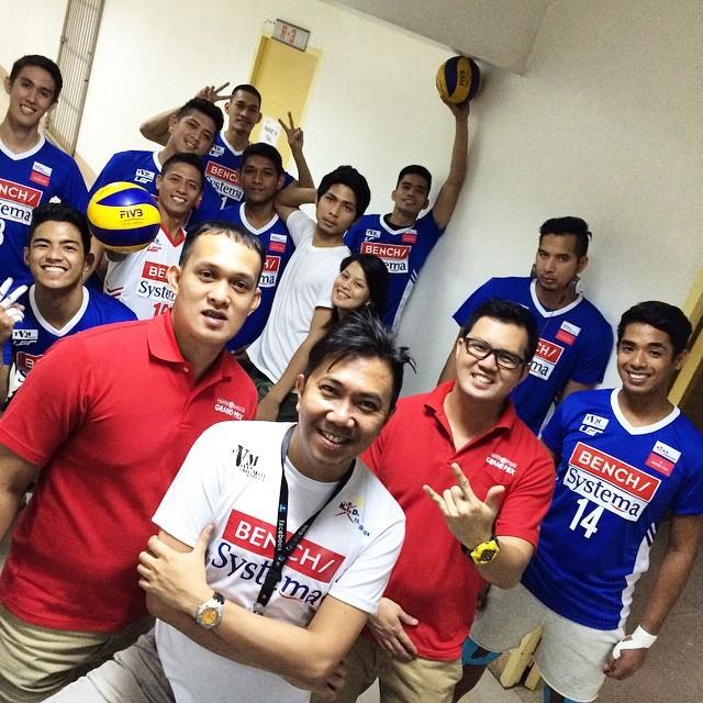 ShakeysLeague's tweet photo. via @tvmsystema's IG:Maging masaya na lang tayo! #PSLGrandPrix #TVMBenchSystema #volleyball #SystemaPH @BenchTM #... http://t.co/Rev9GV647C