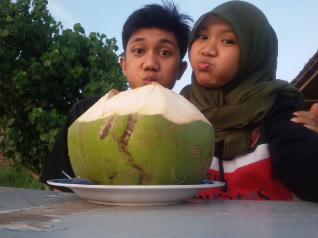 Hahaha berusaha segelembung kmu <a href="/riiayumna/">ria ayuningtiyas</a>