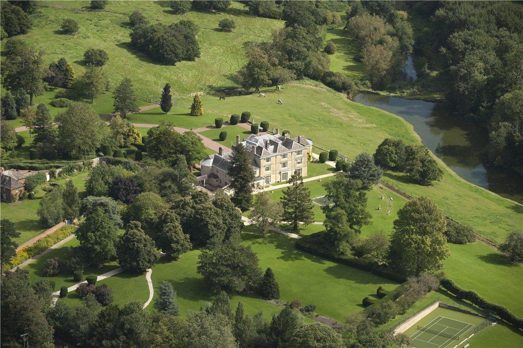 Clive Hopkins tweet media