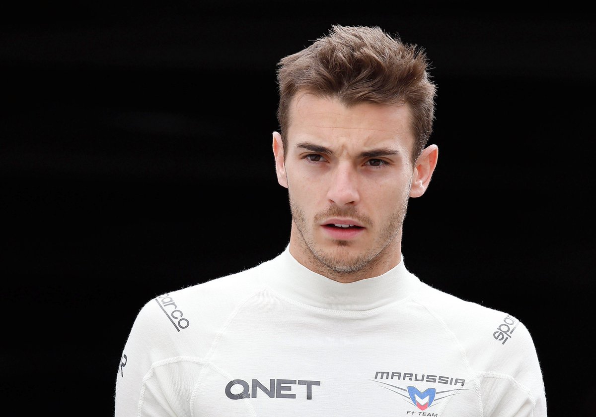marca's tweet photo. ÚLTIMA HORA | ¡Bianchi sale del coma! http://t.co/RWR3J7xmMP ¡La noticia que más nos apetecía contar! #FuerzaJules http://t.co/rqlPdW4SIG