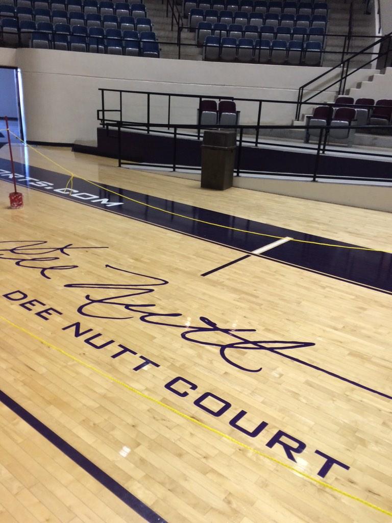 abbey_moses's tweet photo. Hahaha ACU JUST NAMED OUR BBALL COURT "DEE NUTT COURT" aka dees nutts court #acudifference http://t.co/aSisj0ZnUR