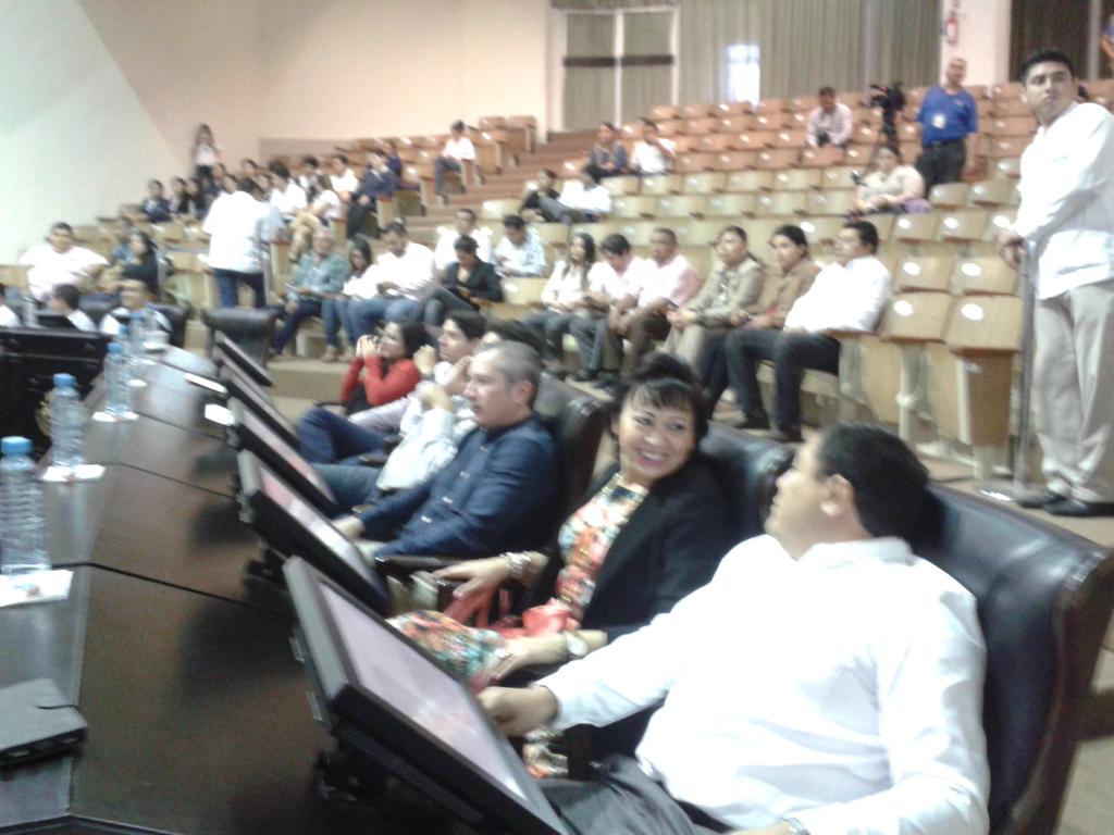 lnetomartinez's tweet photo. Iniciamos la Sesión de Pleno @CongresoYucatan http://t.co/ri5uUT3lbm