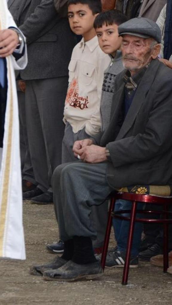 Dogrucu_David1's tweet image. Bazısı ayakkabı bulamazken bazıları kutularca parasıyla milletin parasını har vurup harman savurur!