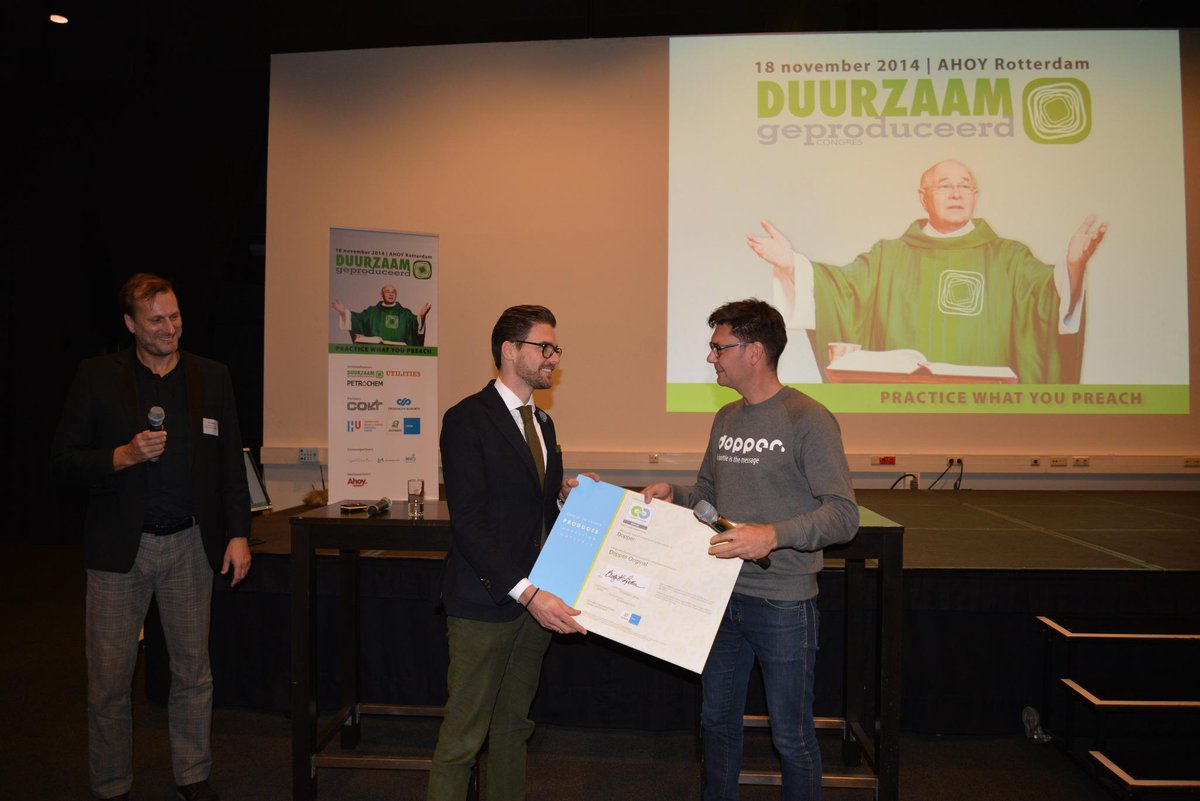 Enlightenmentz's tweet photo. Nogmaals gefeliciteerd @De_Dopper met het behalen van het Cradle to Cradle certificaat @C2Ccertified #DGP2014 http://t.co/J4140QJp9T