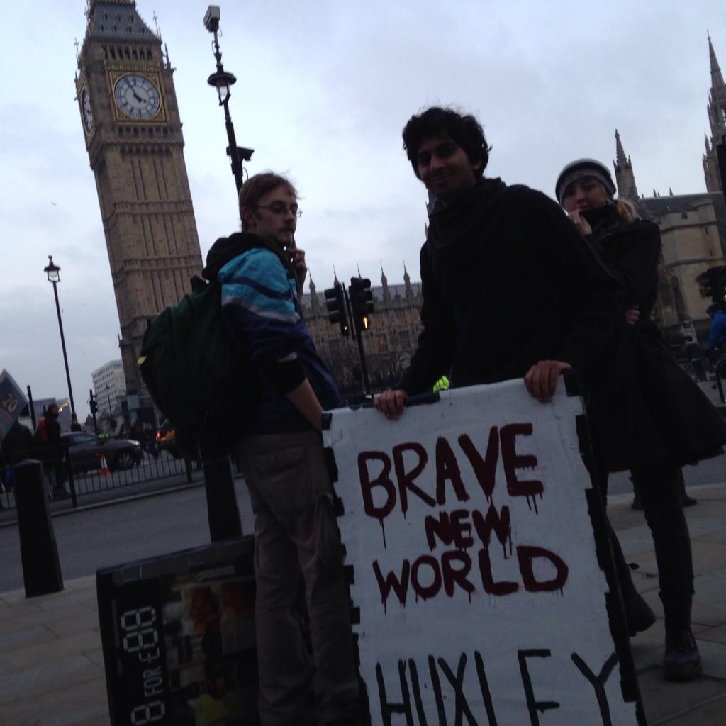 KCLRadio's tweet photo. #kclsustudentmedia #FreeEducation http://t.co/1EsuOwPXMv