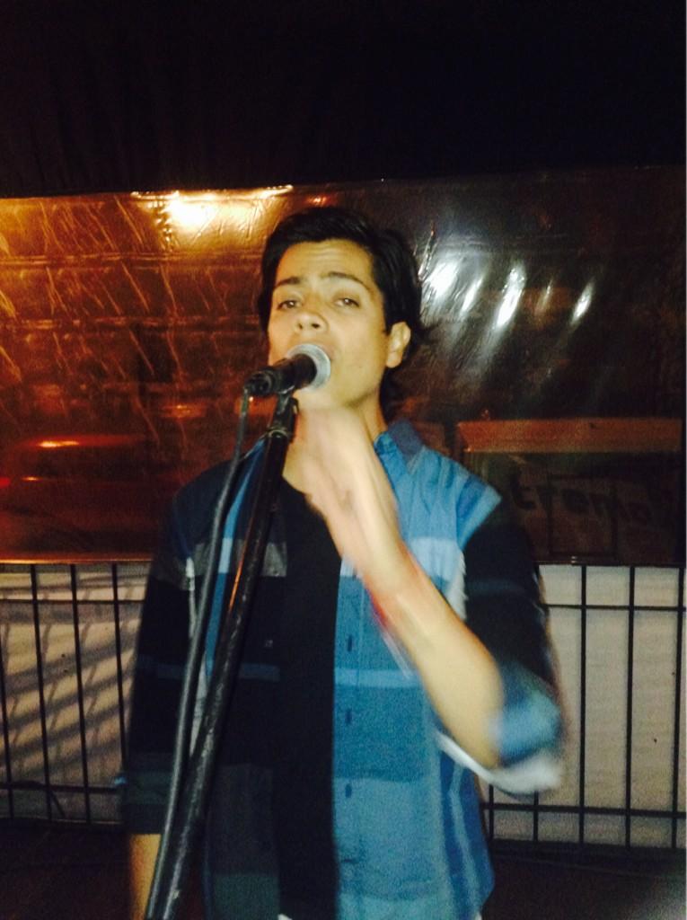 Szarah_RRoma's tweet photo. @LaloversFanClub @lalodopamina pero claro que lo apapachamooos! ❤️ http://t.co/MgP8znJmL2