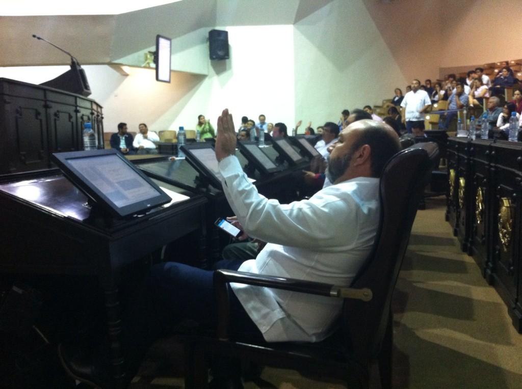 LHeviaJIM's tweet photo. #LXLegislatura aprueba por unanimidad la donación de un bien inmueble por parte del Gobierno del Edo al ISSSTE http://t.co/ZAAA9IPi43
