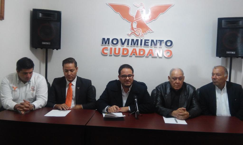 "El Gobierno de <a href="/EPN/">Enrique Peña Nieto</a> ha perdido credibilidad, es una suma de temas delicados, muchos errores" Isaac Barrios