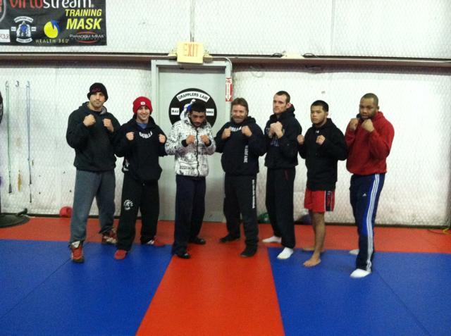 TJWaldburger's tweet photo. #trainhardfighteasy Here's our fist fighters Last Night in #FighterPose  #team #family   http://t.co/SL4LoNeQ7J http://t.co/9M4D1xfHtt