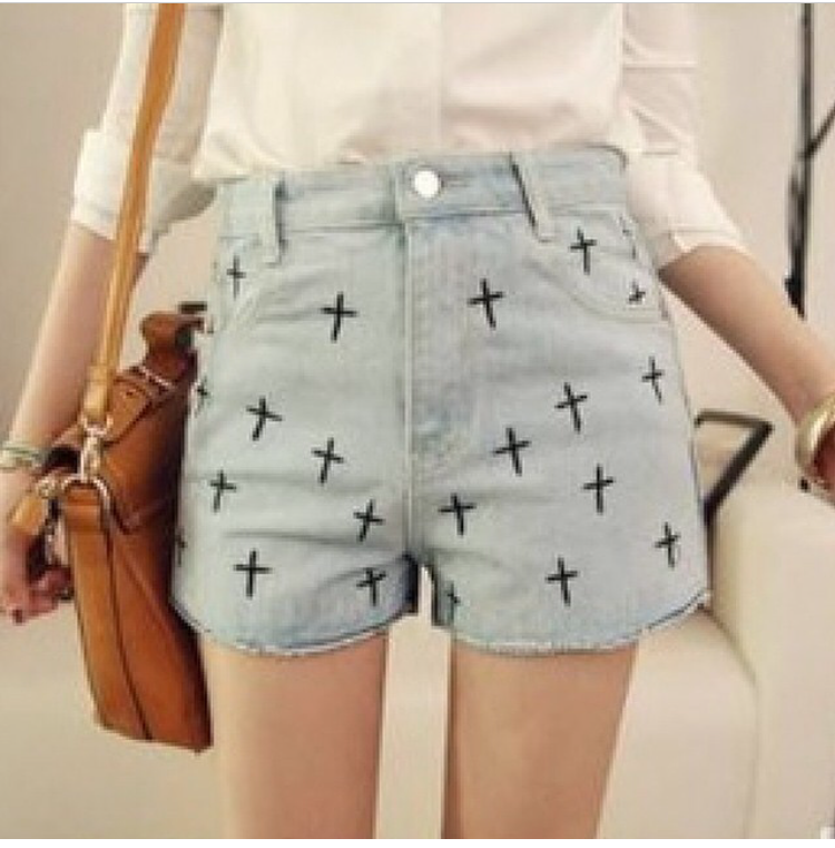 AlsazaMode's tweet photo. Pantalon corto , cruz. 25€ http://t.co/DQguDYZXCV