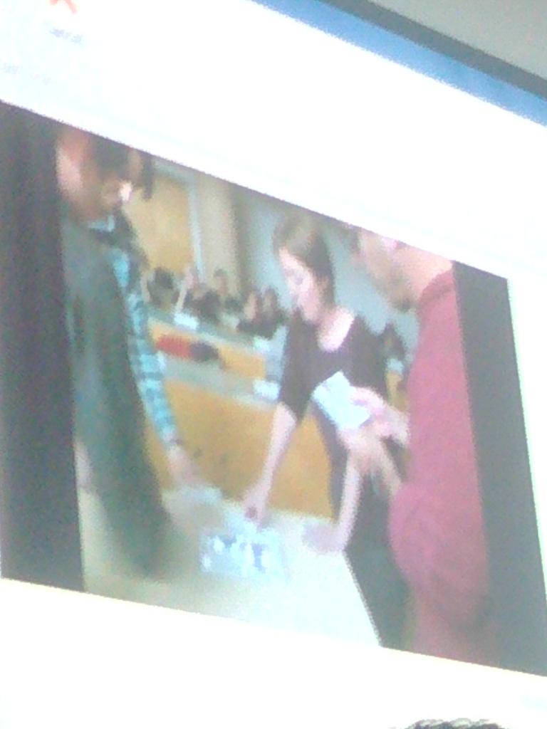 montpellier_ig's tweet image. L'équipe 6 et son jeu sur tablette avec des cartes ! #gamechallenge #mig #mig14 #mig2014 #gamedev @GaChaJam