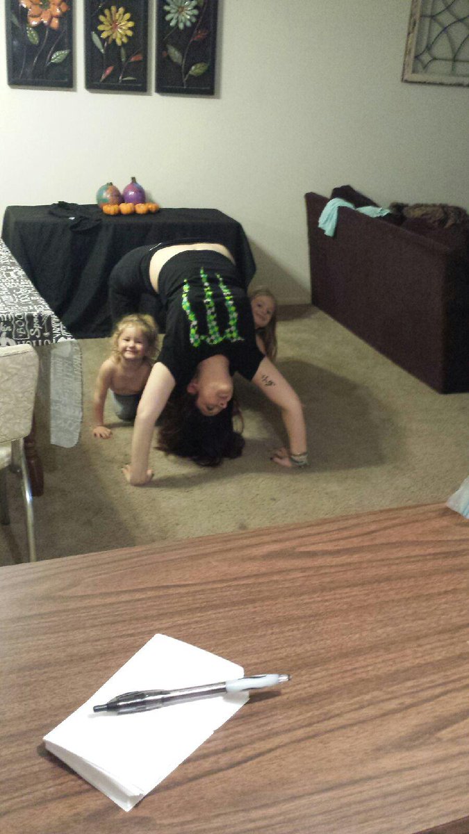 noonetoconfide's tweet photo. #boss #lovemynieces #adorable #bridge #breakingmyback http://t.co/9pE5wSXuzF