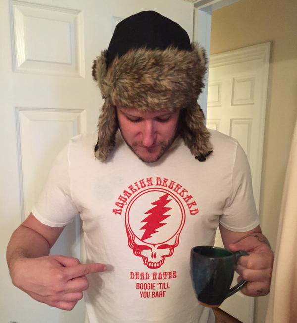 aquadrunkard's tweet photo. MT @WoodenWand At last, a garment fine enough to be buried in. #boogietillyoubarf #DeadNotes http://t.co/lNkn2apjHJ http://t.co/f4PMI3PE4J