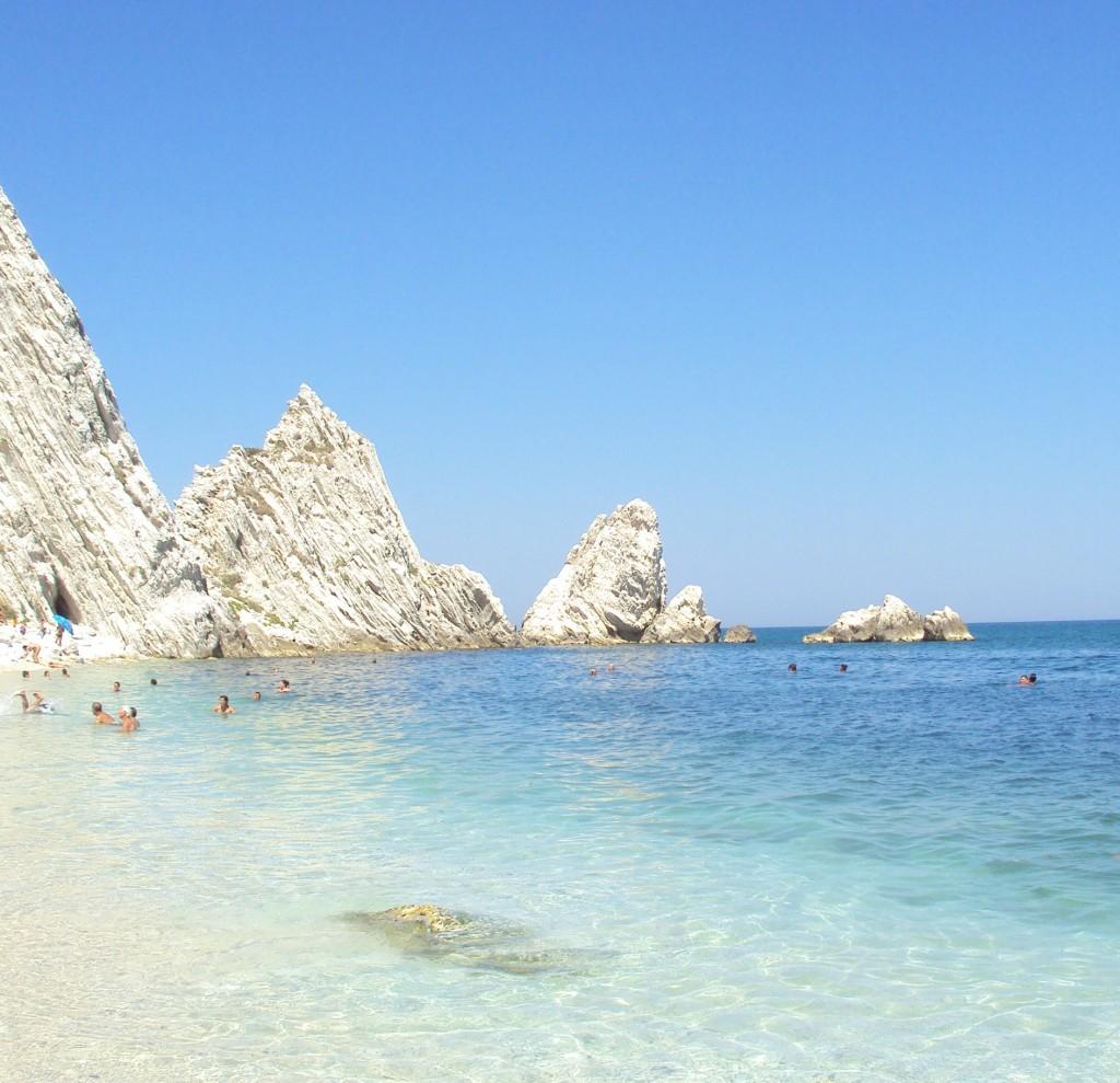 R4 penso che le foto più belle che abbia mai scattato nelle #Marche siano quelle della Riviera del Conero #tbnetalks