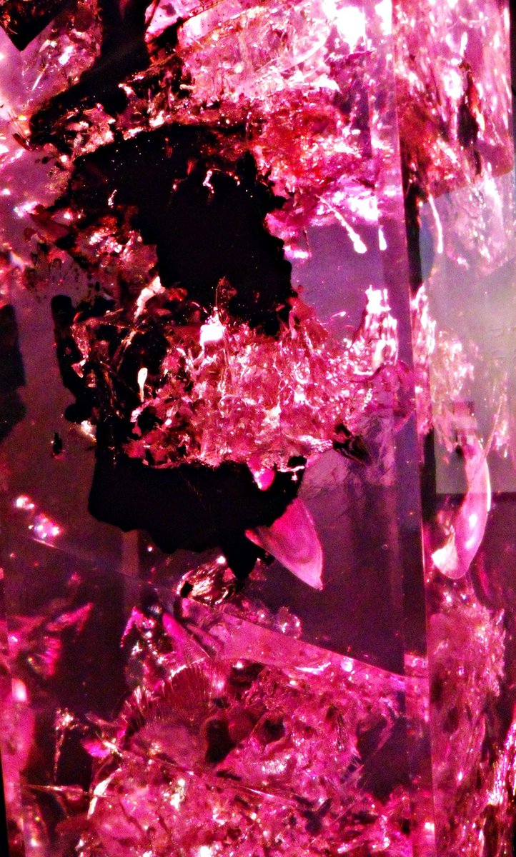 BrushEffect_art's tweet photo. Suspended #photography http://t.co/4H6Gv7QGzm
