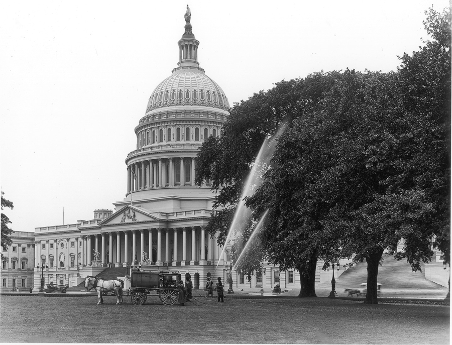 Amazing Historical Photo of United States Capitol in 1886 