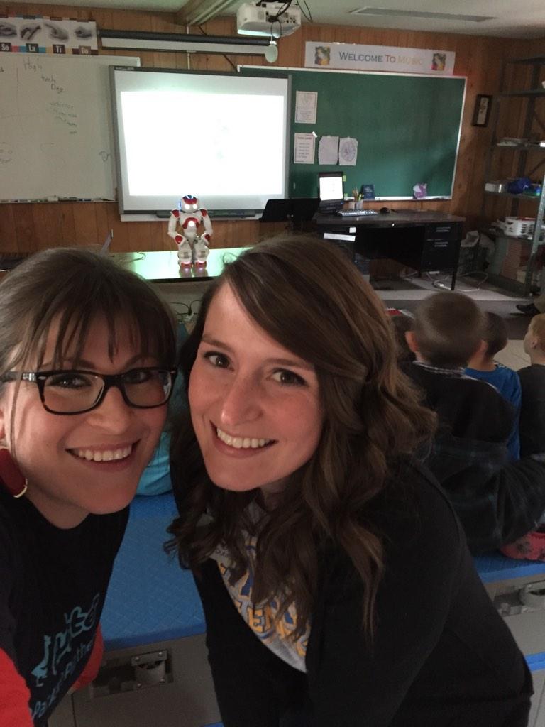 @MissDubrowski having fun with Glados! She should hang out with us more often. #cpsbest #pkehtd