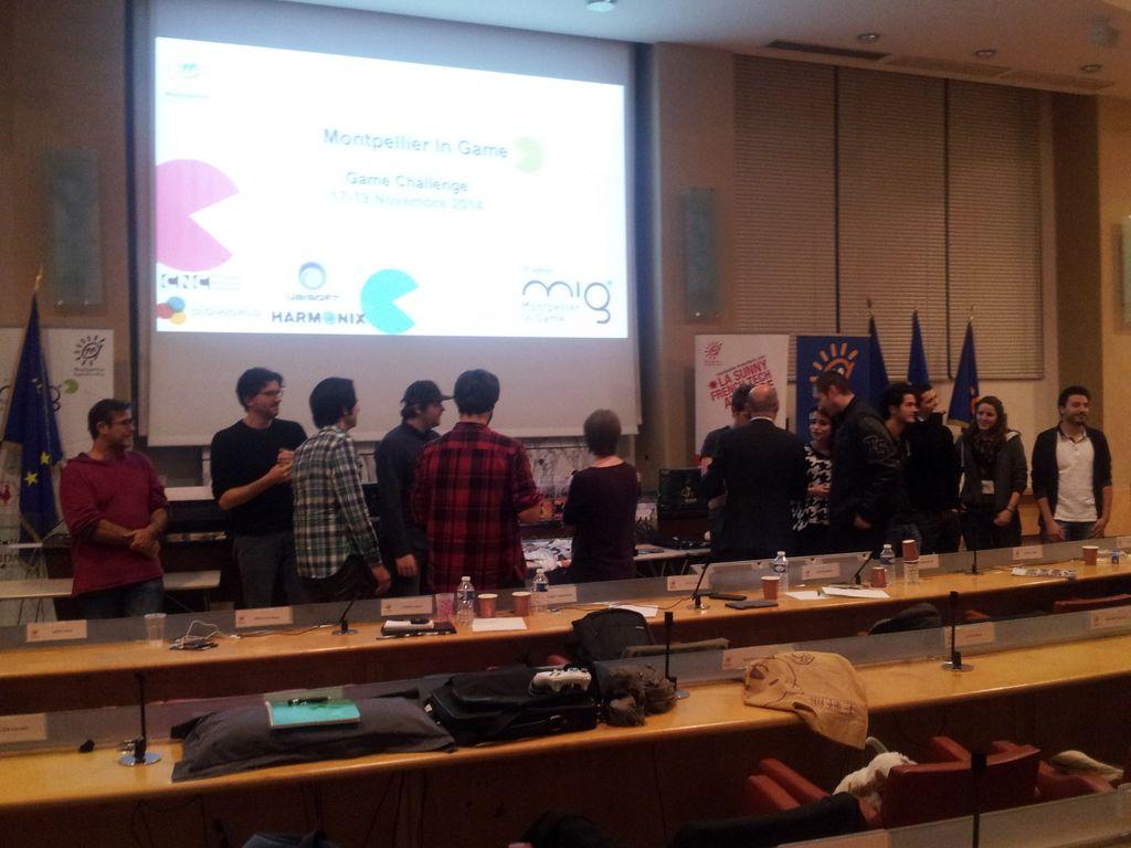 vjrtuasfndn's tweet image. "Mécanique des lumières" vainqueurs du @GaChaJam du @montpellier_ig. Chèque 1000 euros par l'idate et goodies !