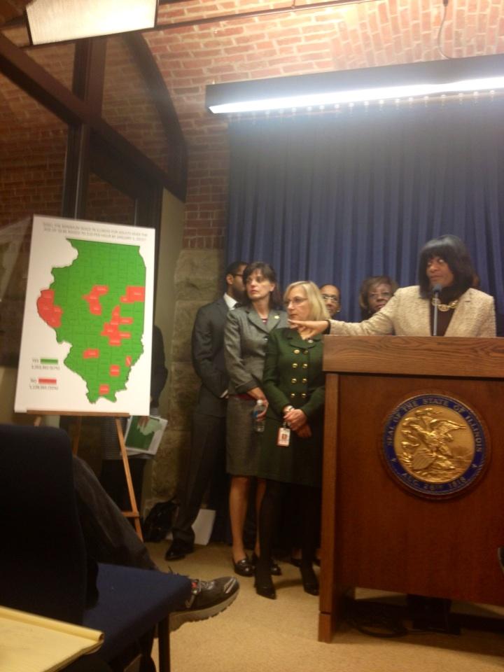 AmandaVinicky's tweet photo. New minimum wage plan hikes it to $10 starting July 1, up to $10.50 in July '16, next year $11. http://t.co/3dMja4XbZ4