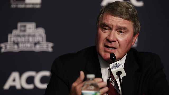 GREGMEIST3R's tweet photo. "@ESPNCFB: ACC commissioner John Swofford: Why not 8 teams for CFB playoff? » http://t.co/93SmWF4e1M http://t.co/6yb1mKLaFz" why not 16? 32?