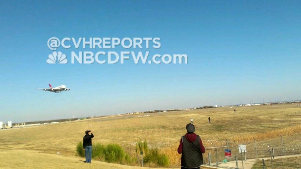 CVHReports's tweet image. What I and two dozen #avgeeks were waiting for #Qantas #bigjet #understatement @dfwairport @nbcdfw