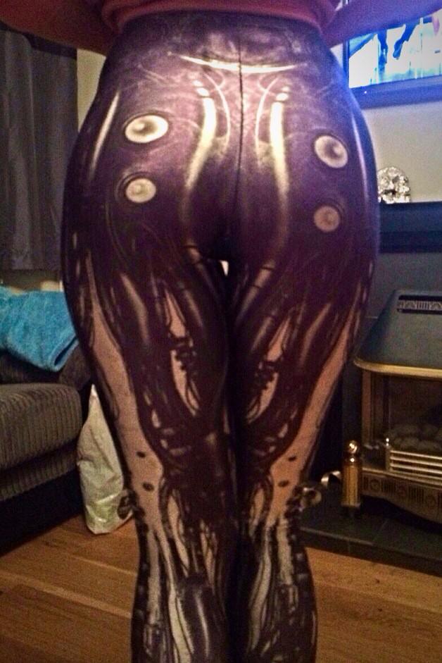 StrongGirlEmma's tweet photo. Booty training in my @IRONCANDI leggings tonight! #Swole #Booty #Badonkey #Machine http://t.co/1QPTmg5rex