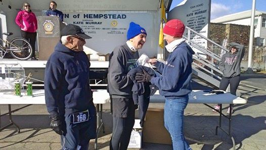 runnersstop's tweet image. Bill Benson beats 95+ 4 mi AG American Standard. Gets Runner's Stop team uniform @runnersworld