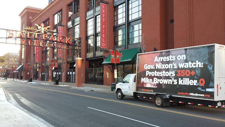 ColorOfChange's tweet photo. Hundreds of people call @GovJayNixon urging him to use emergency power to #RemoveMcCulloch. http://t.co/Z6PmH2dfo1 http://t.co/0Xks5OGtUn
