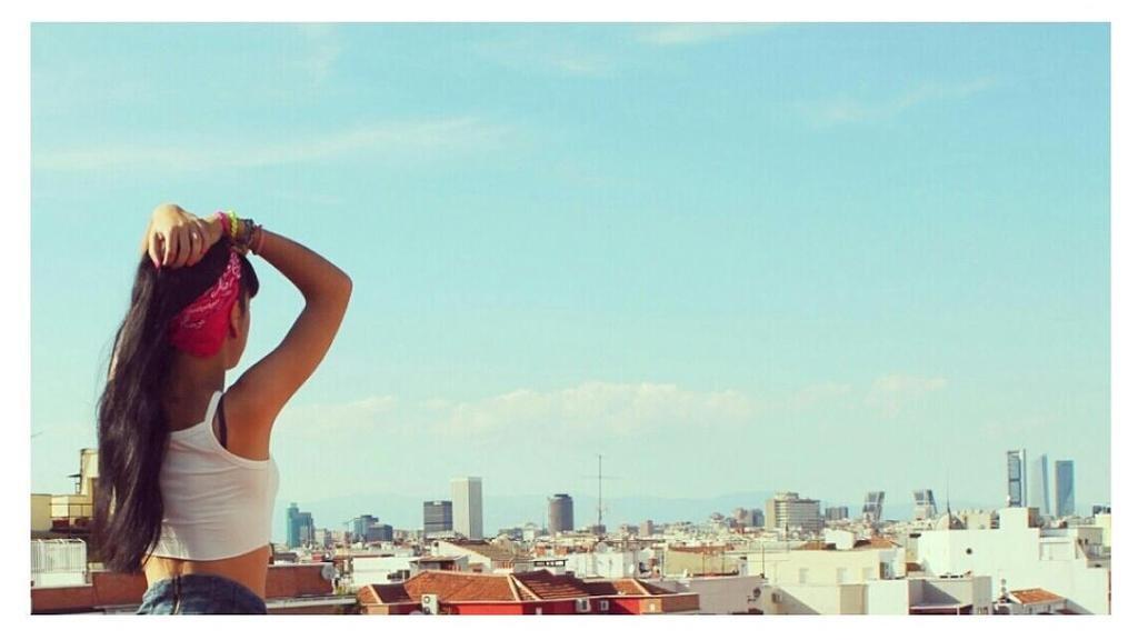 HelReactions's tweet image. Cuando crees ver señales de humo