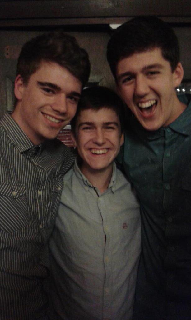 XFireOfficial's tweet image. The guys waiting to perform! #joesandwich