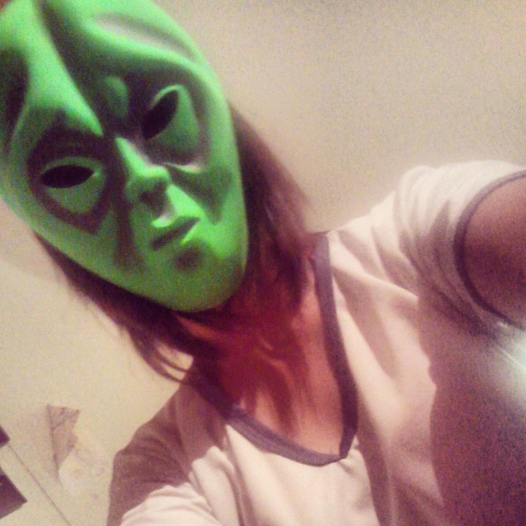 SwaggySlow's tweet image. #ImAalien #Lol