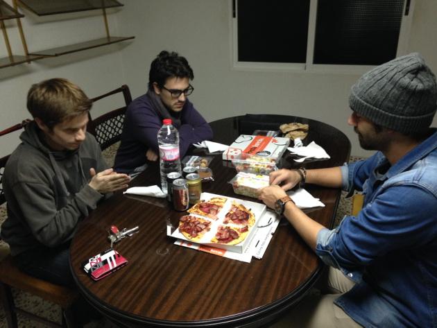 oliviarockband's tweet photo. Momento clave y delicado en la sesión de grabación de hoy http://t.co/xIsg4ySHnj