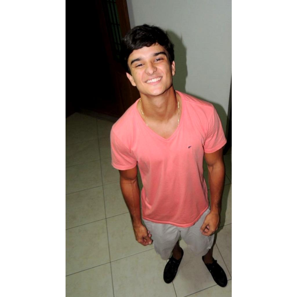isadoraffaria's tweet photo. Pedro n quer postar, eu posto!!!!!! Seu mongol http://t.co/dXS0dY2Ngy