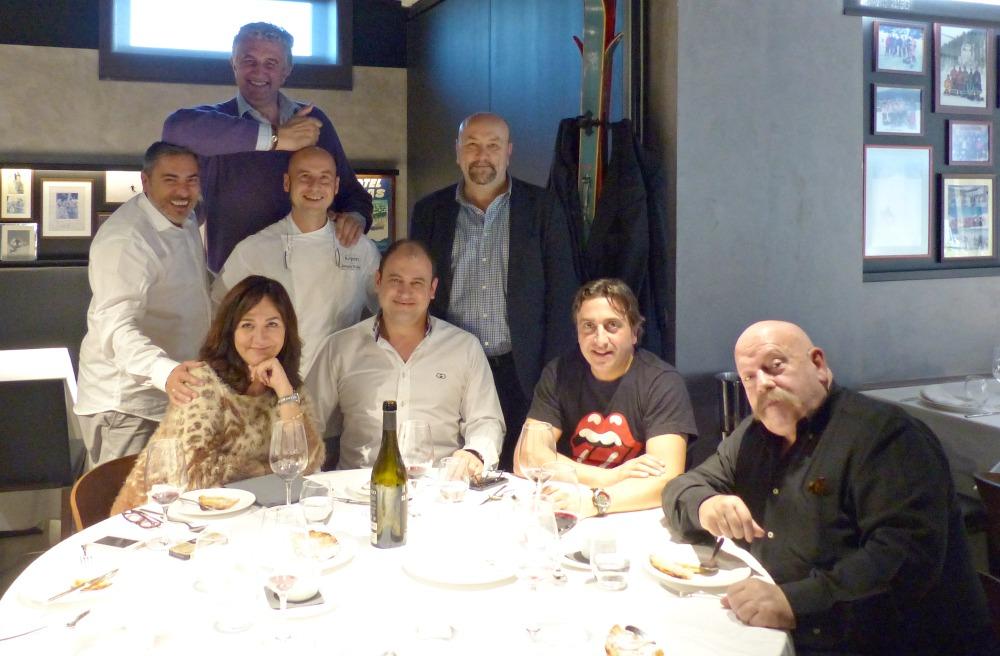 Hoy la hemos vuelto a liar con <a href="/albgranados/">Alberto Granados</a> <a href="/Jfelipepeira/">joaquin felipe peira</a> <a href="/xoseportas/">Jose Portas Garcia</a> <a href="/josemariainigo/">José María Íñigo</a> <a href="/fernandoromay1/">fernandoromay</a> <a href="/conchacrespo/">Concha Crespo</a>