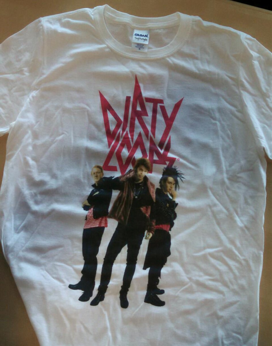 DirtyLoops's tweet photo. Tweet us a pic of YOU listening to the new album using #Loopified and you could win a Dirty Loops T-shirt!! http://t.co/qS3abkCWrP