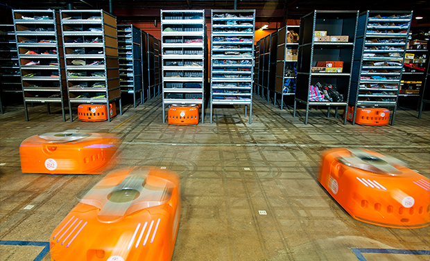 m_cof's tweet photo. Amazon robots help workers pick and scan 300 items an hour vs. 100 under the old system  http://t.co/7djkO0zAdE http://t.co/Gqa9ZPT6nW