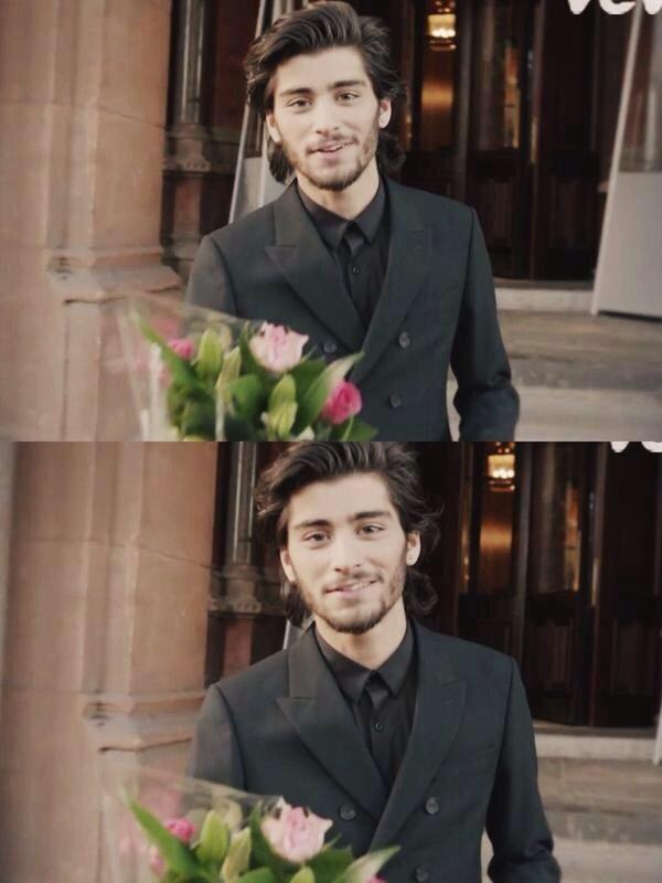 bromleygdr's tweet photo. Uno zayn che mi regala dei fiori?.. http://t.co/siUJGcgTXQ