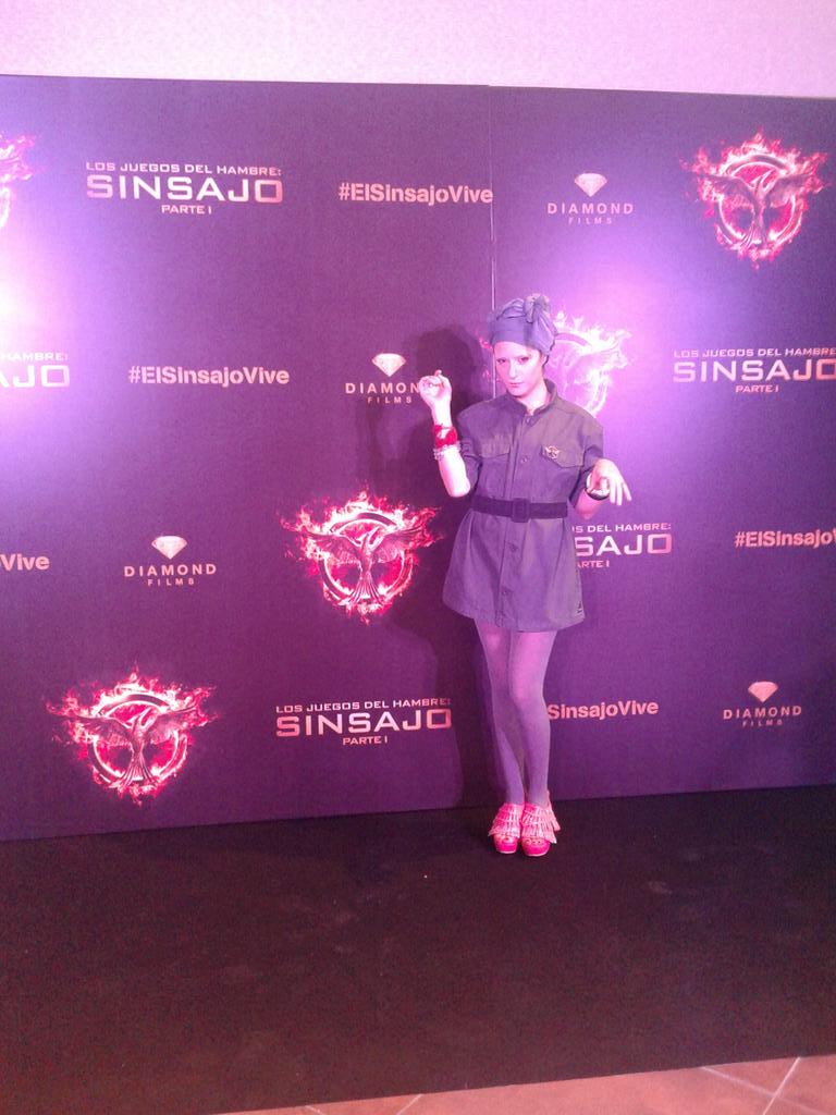 Viiole's tweet photo. #AvantPremiereSinsajo1 en @HoytsArgentina  cc @DiamondArg http://t.co/ek5O9SLJQ3