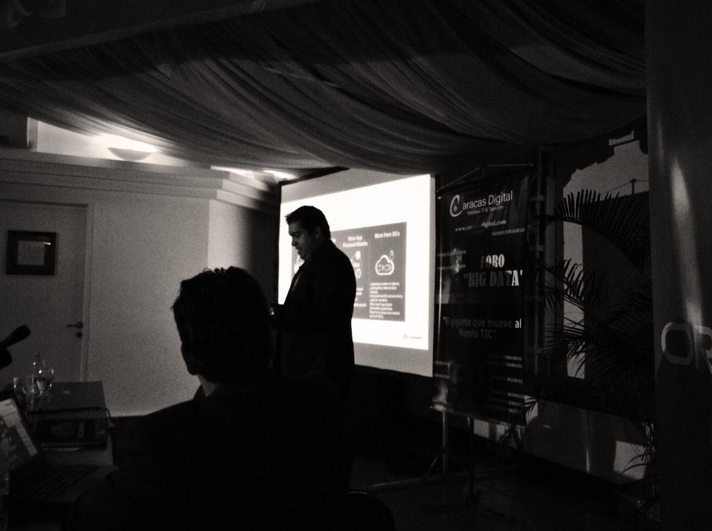 ivanxcaracas's tweet image. Pompeyo Soto de @Huawei indica que &quot;Big data es una forma de hacer trabajo,de obtener información útil&quot; #BigData2014