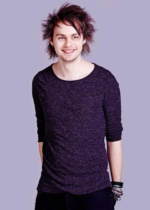 Its not your birthday here yet but.. HAPPY BIRTHDAY MICHAEL GORDON CLIFFORD! Thanks for being punk rock, ilysm  # 