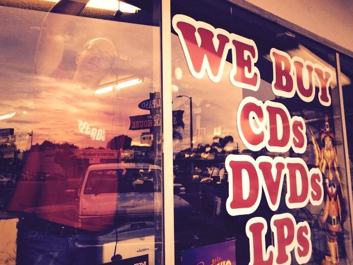 CDtrader's tweet image. Getting ready for the holidays and savings?  So are we!  Black Friday Sale is next week! @recordstoreday #SALE