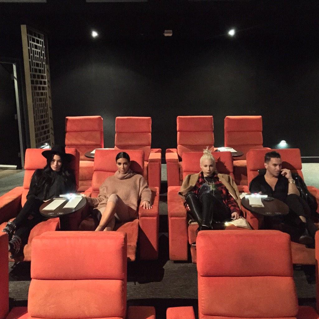 You guys are gonna die!!!!!!! Mocking Jay was soooooooo good!!!!!!