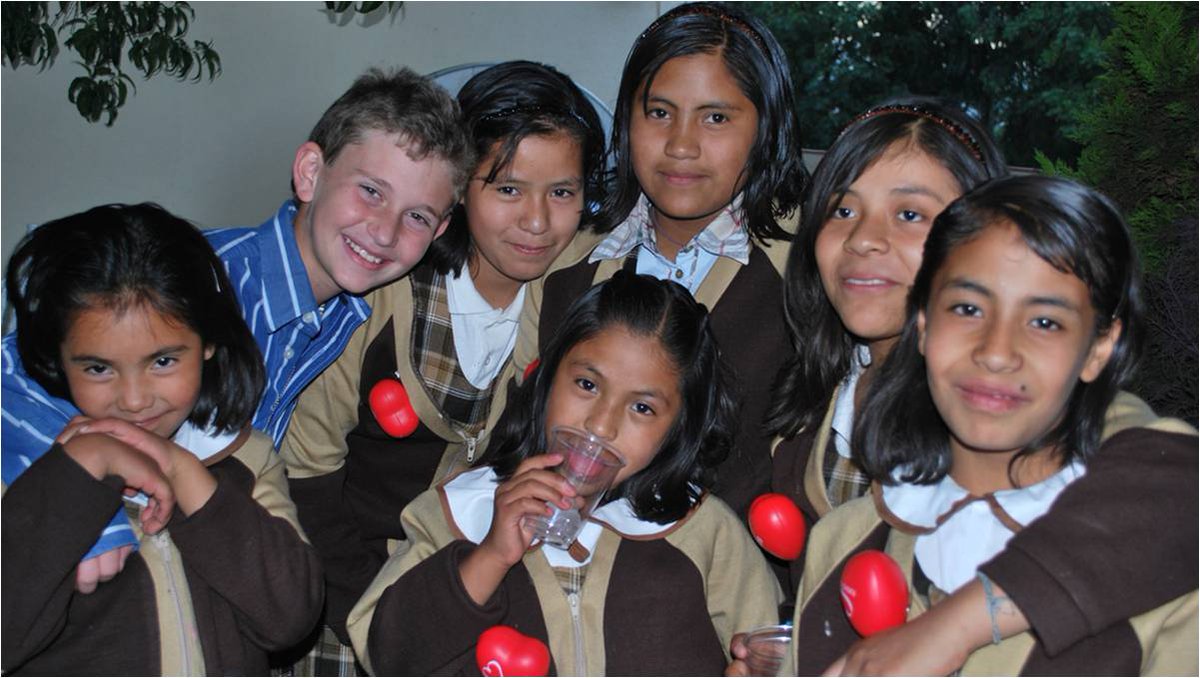 FundacionDB's tweet photo. ¡Todos unidos y compartiendo! http://t.co/ATLMJL704j